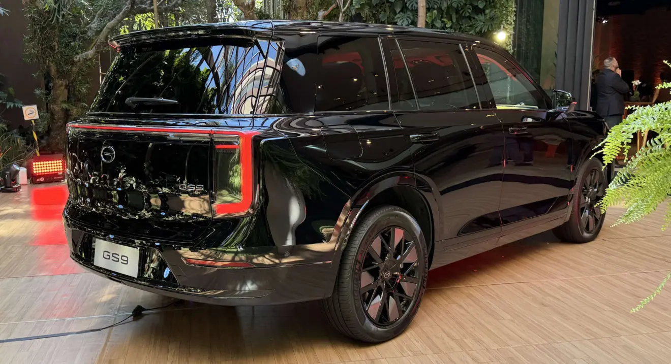 GAC GS9 Ultra parado de traseira