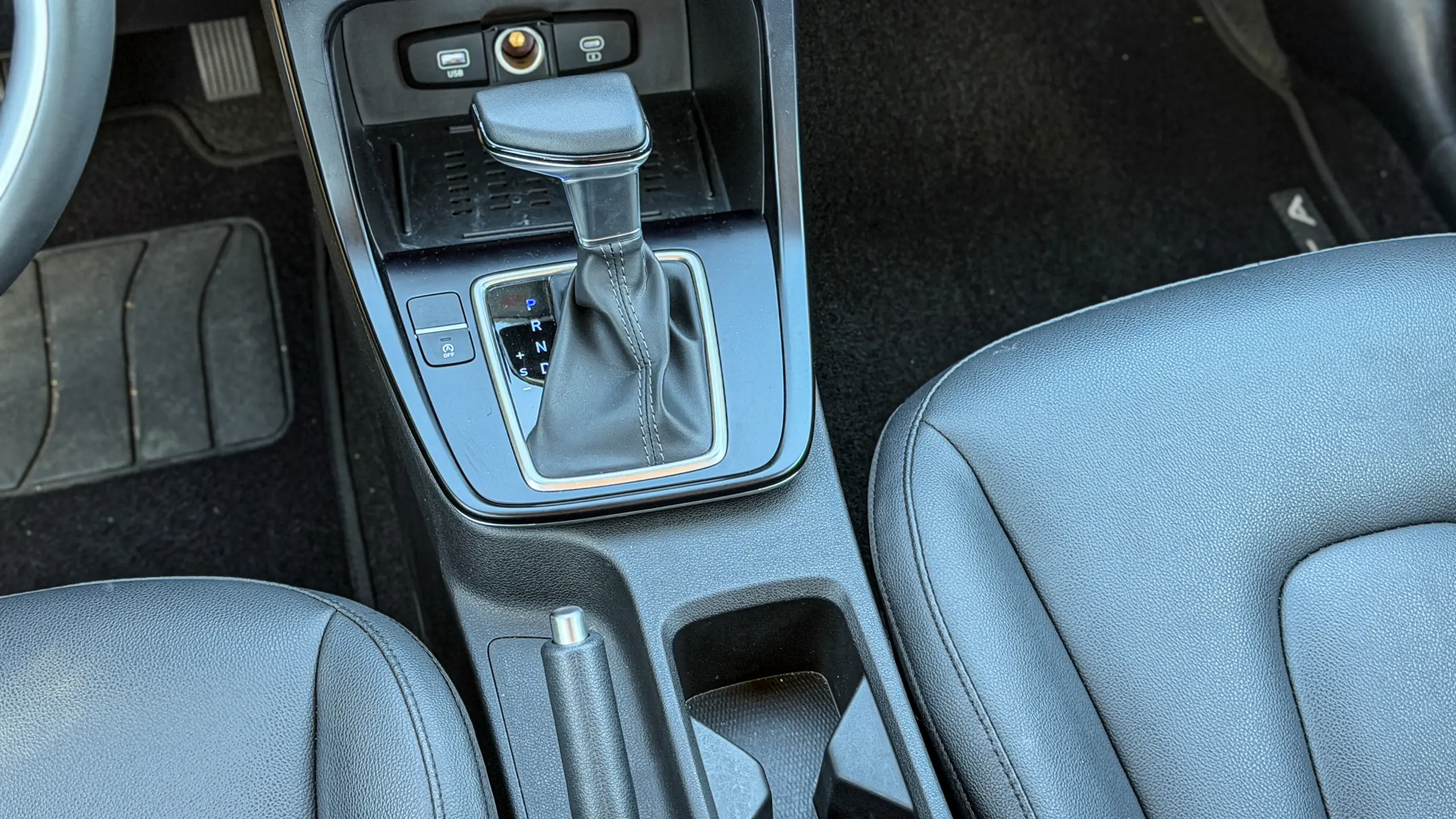 Hyundai Creta Limited interior e cabine para avaliação e teste