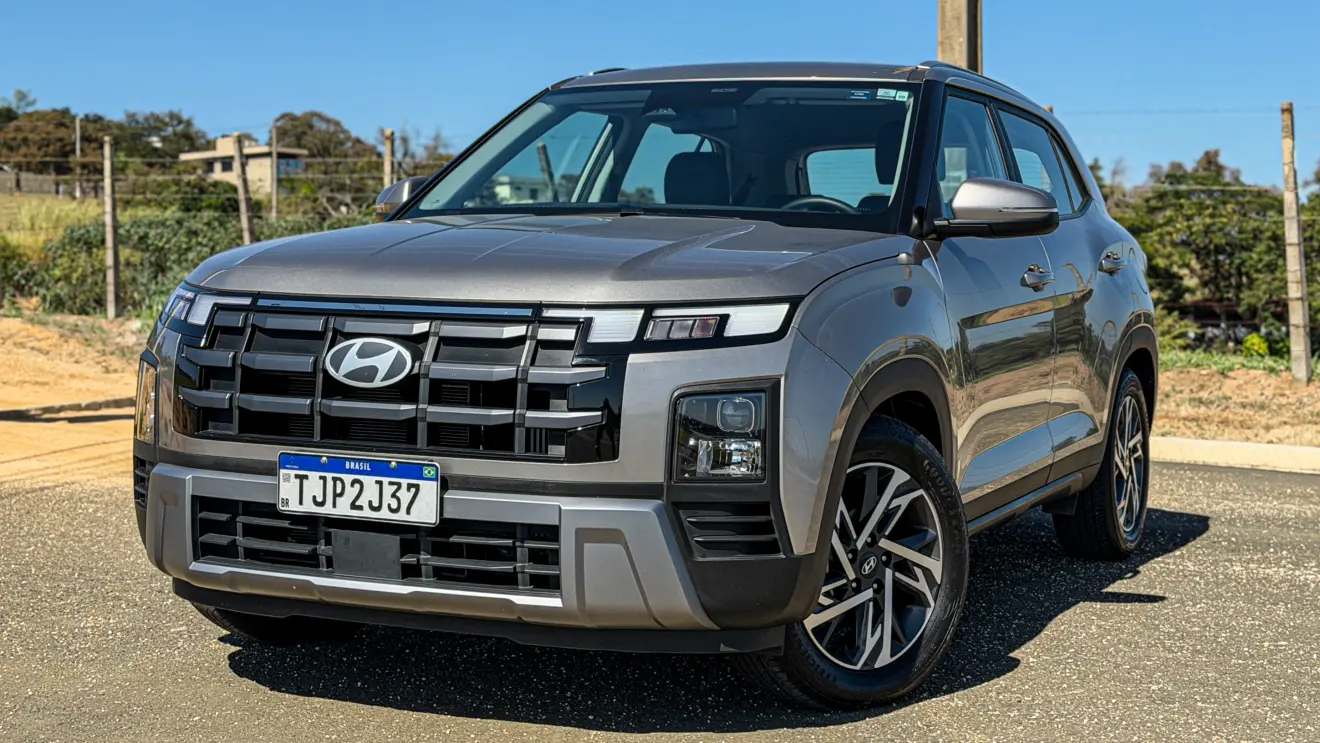 Hyundai Creta Limited na cor Cinza Silk estático