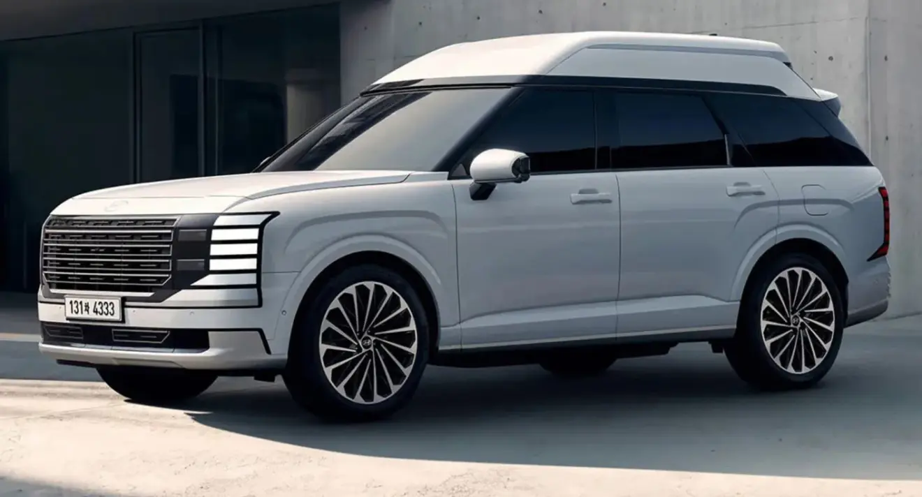 Hyundai Palisade High Roof branco parado de frente