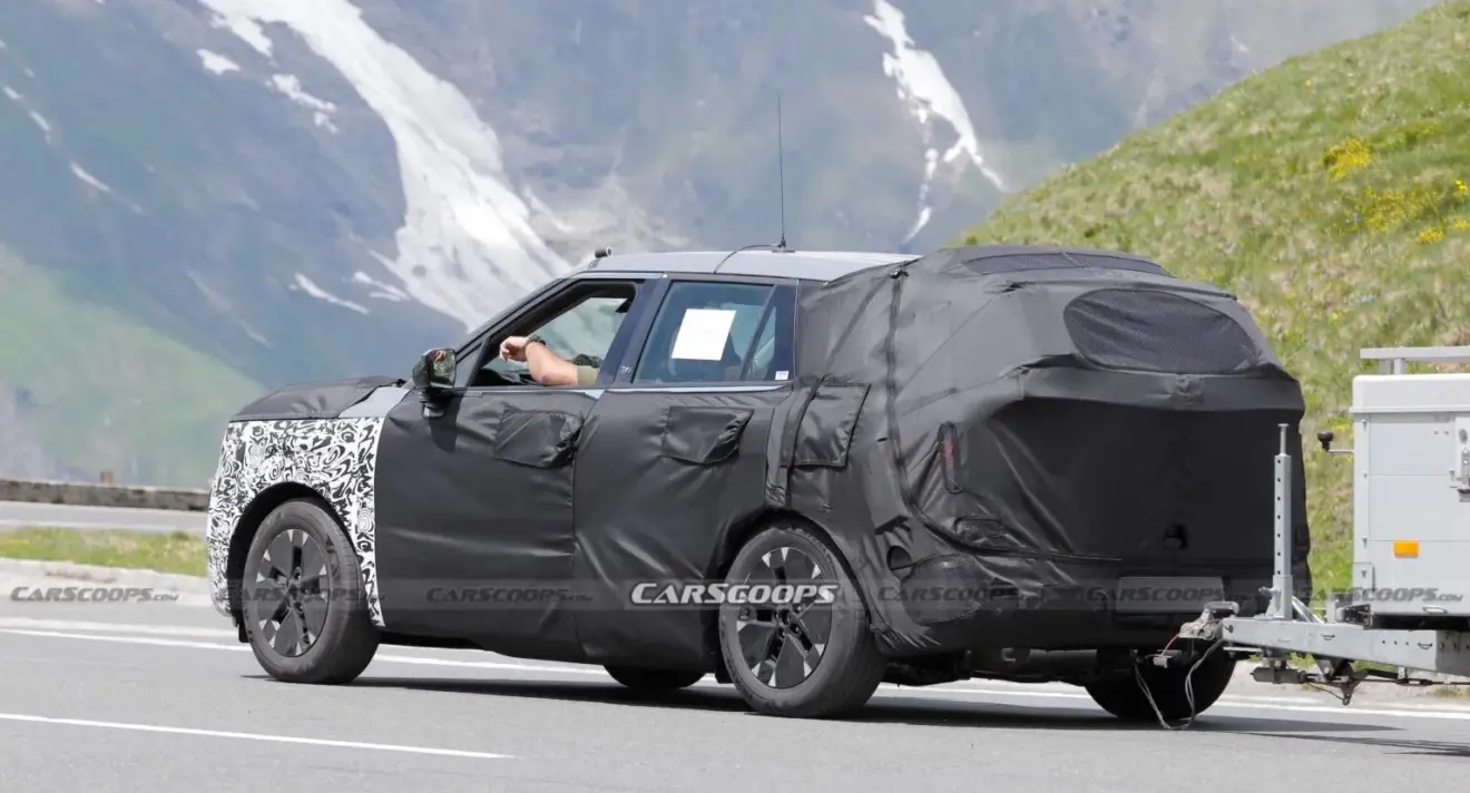 Hyundai Tucson 2027 [Carscoops.com]Hyundai Tucson 2027 camuflado de traseira