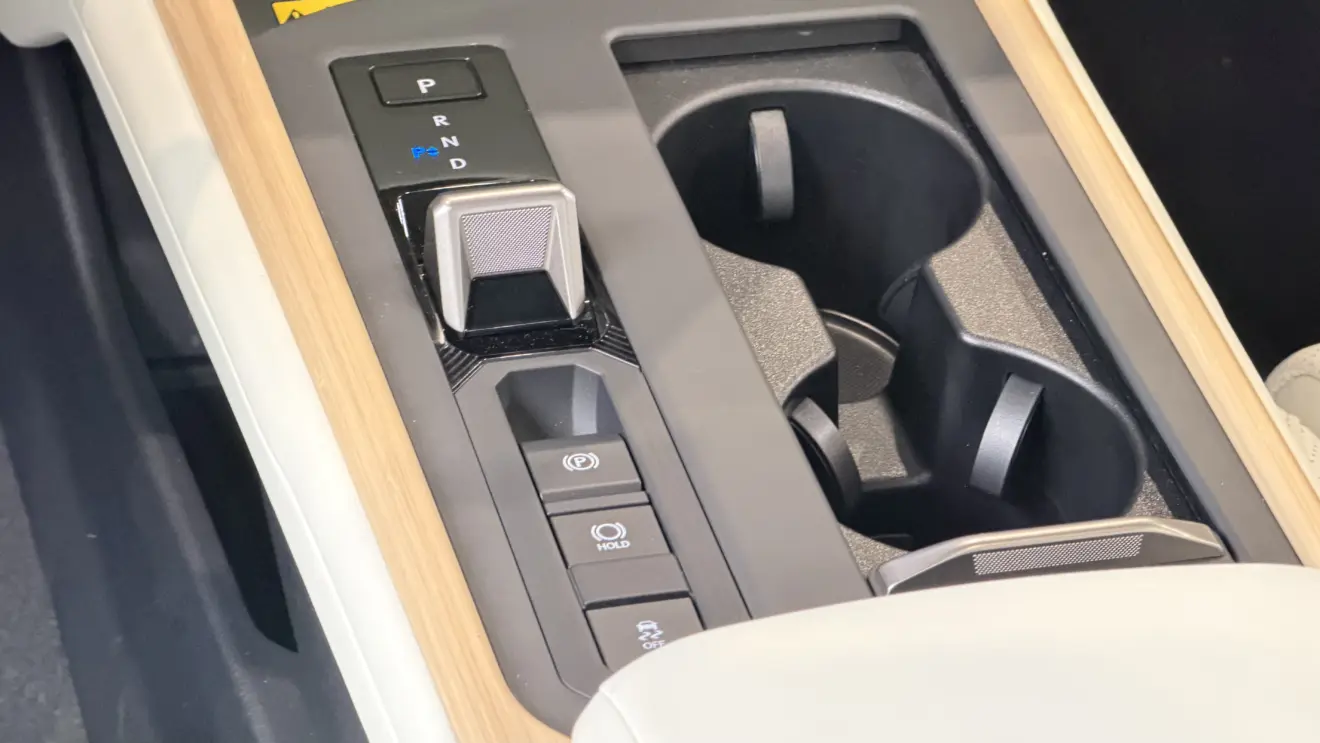 Lexus ES 350h interior