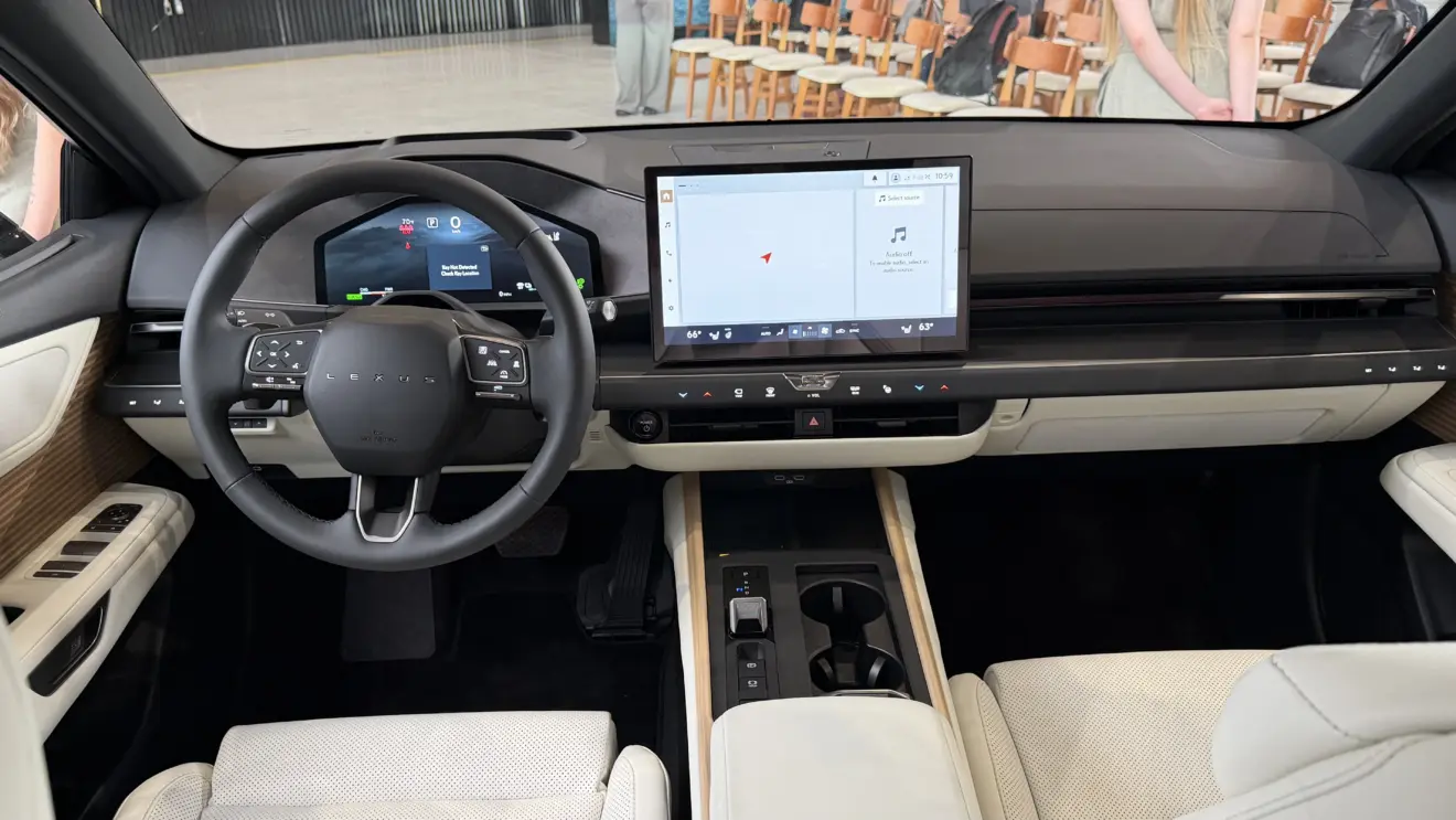 Lexus ES 350h interior