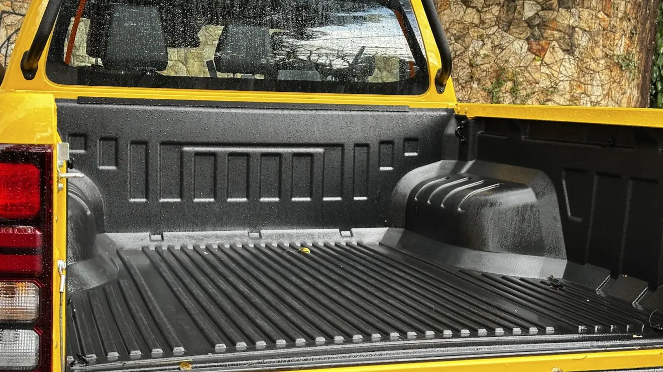 Caçamba da caminhonete Mitsubishi Triton Savana