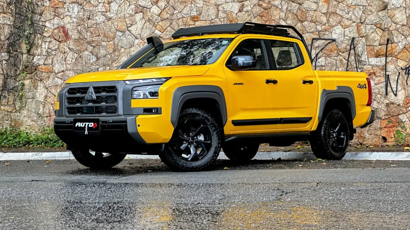 Caminhonete Mitsubishi Triton Savana