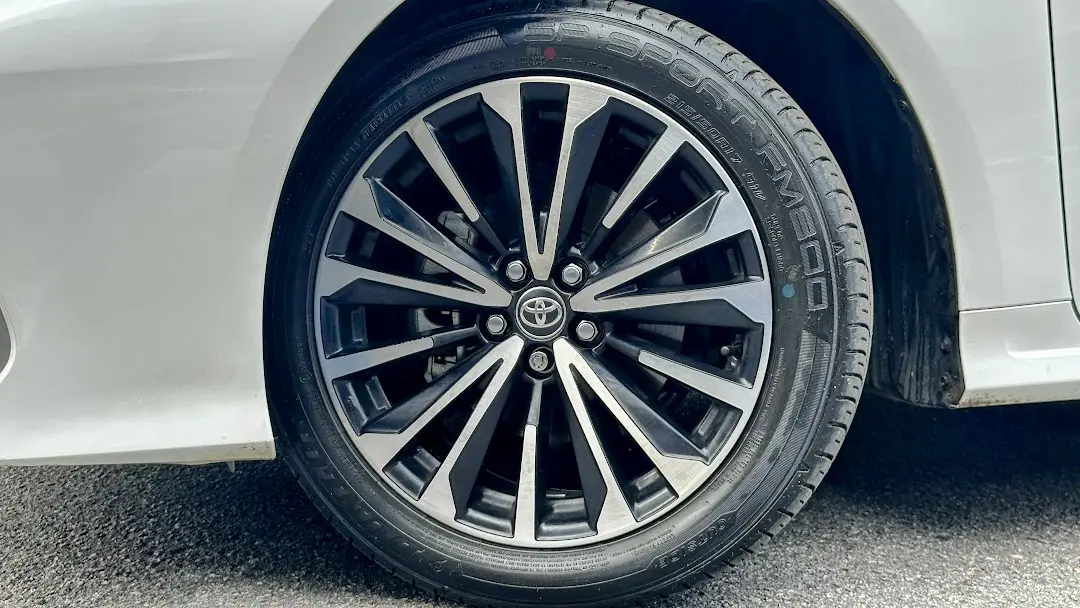 Roda de 17 polegadas do Toyota Corolla Altis Premium