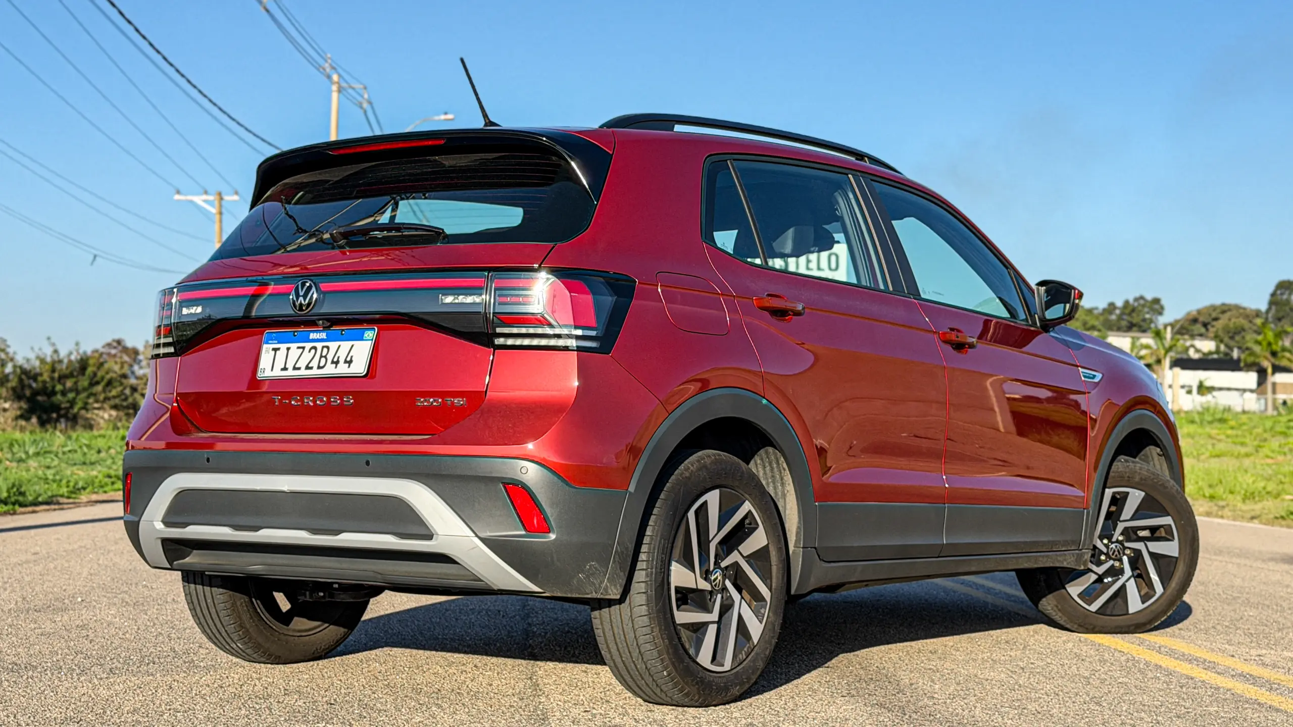 Volkswagen T-Cross Comfortiline Vermelho Sunset estático