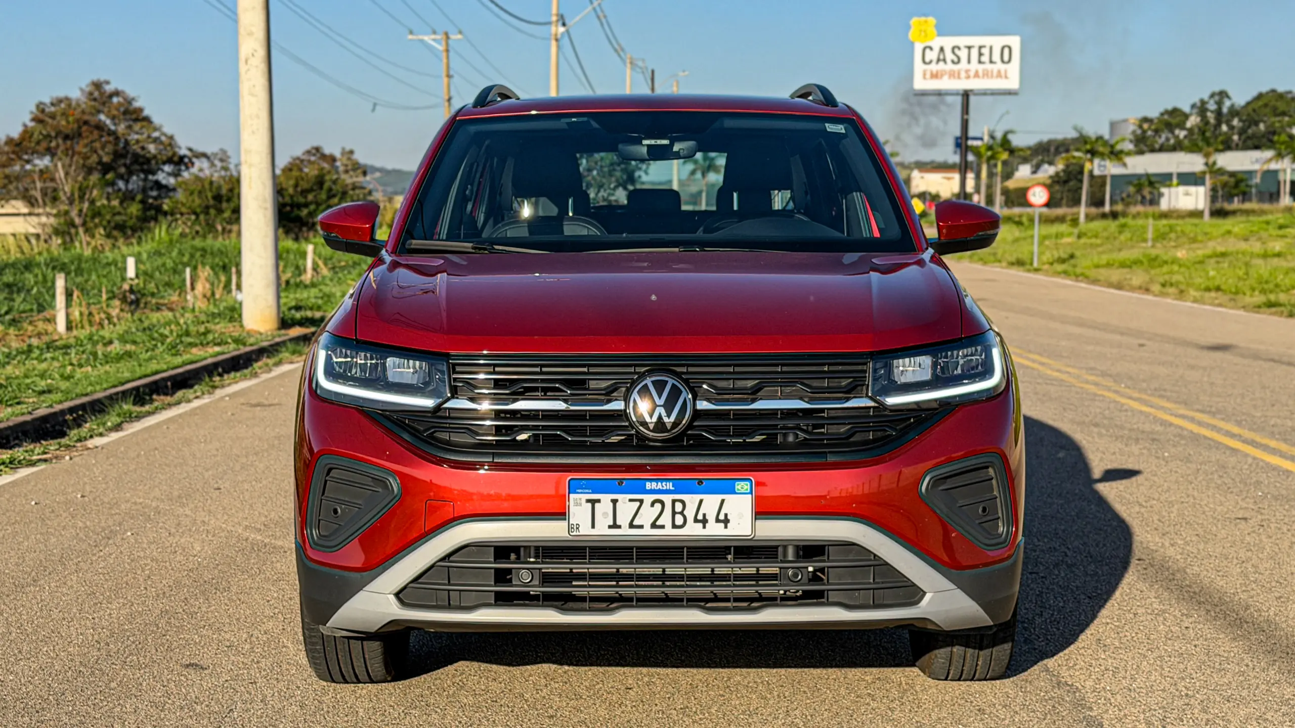 Volkswagen T-Cross Comfortiline Vermelho Sunset estático
