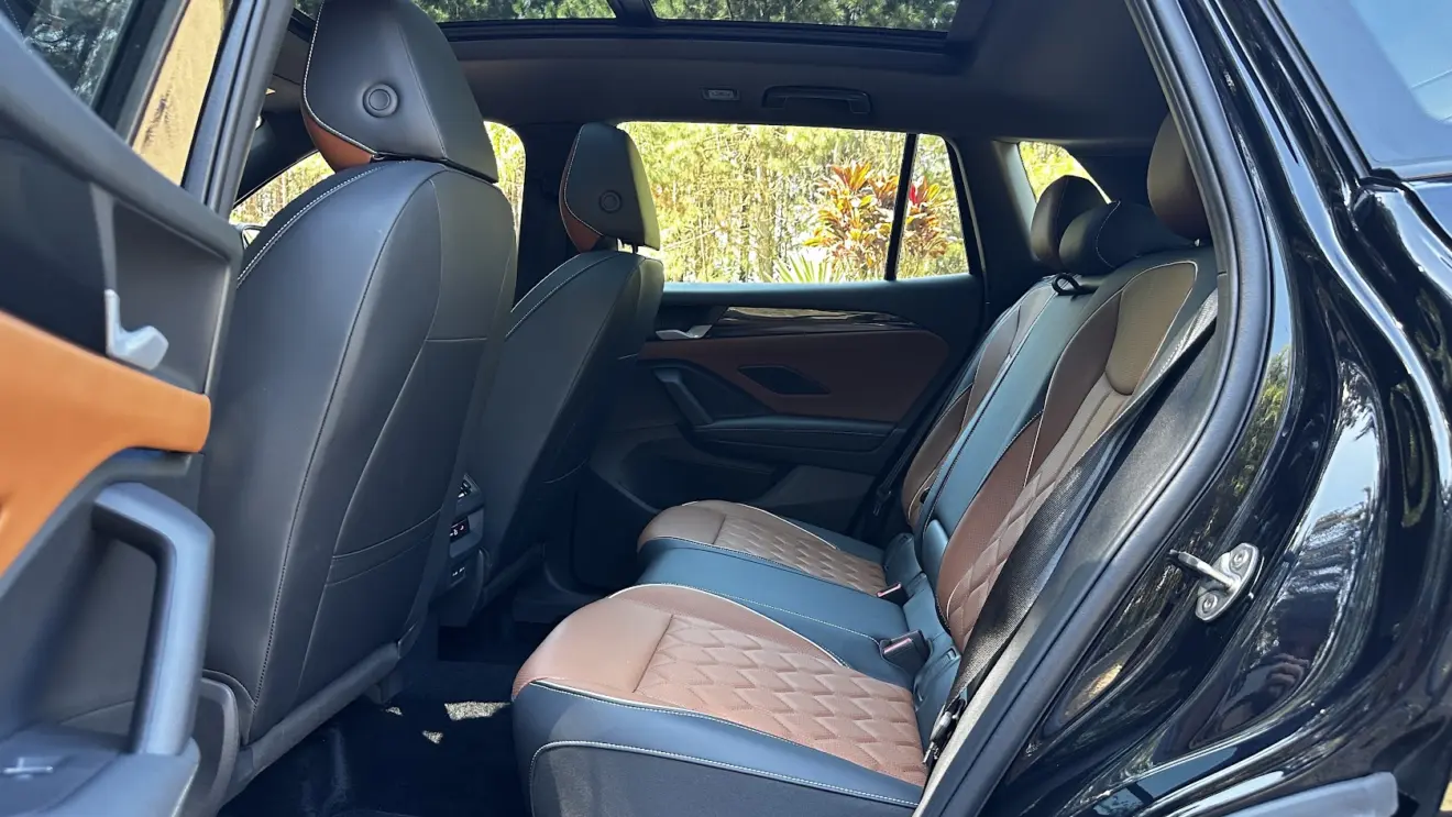 Espaço traseiro do Volkswagen Tiguan R-Line 350TSI 