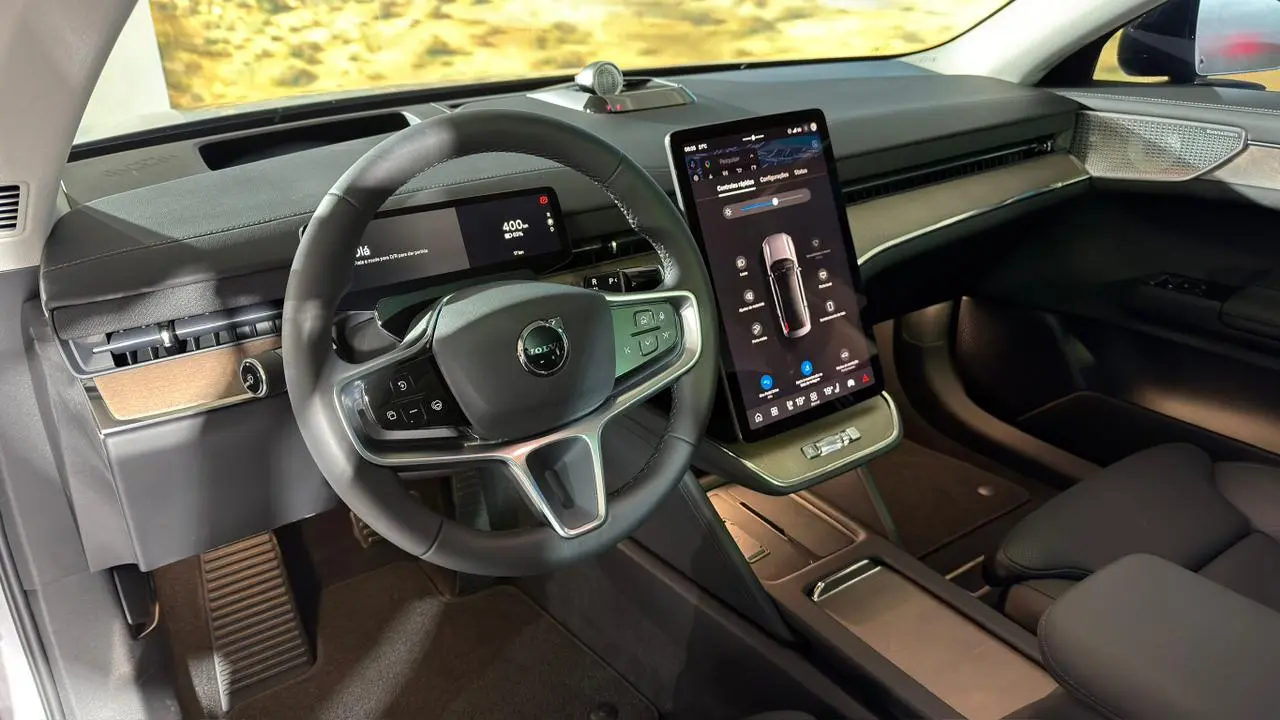 Volvo ES90 interior