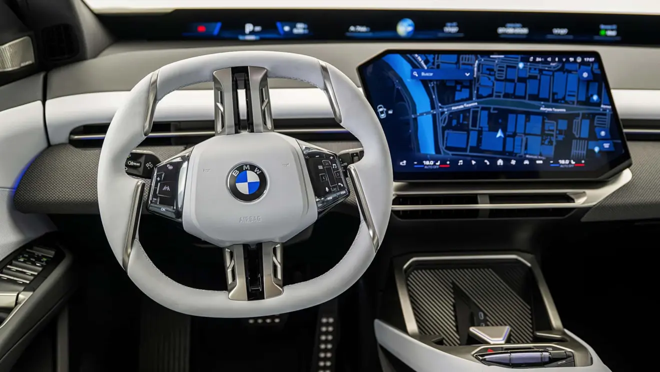 BMW iX3 azul estático com fundo branco