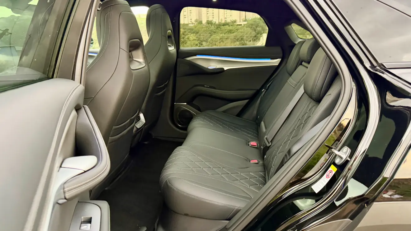 banco dianteiro byd sealion 7