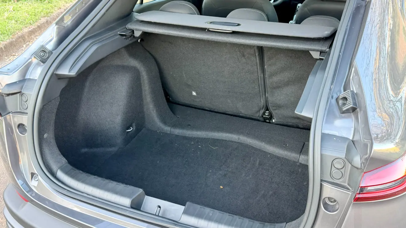 porta-malas Fiat Fastback Sem Nome [Auto+ / João Brigato]