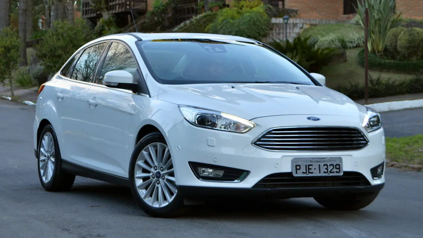 Ford Focus Fastback [divulgação] carros