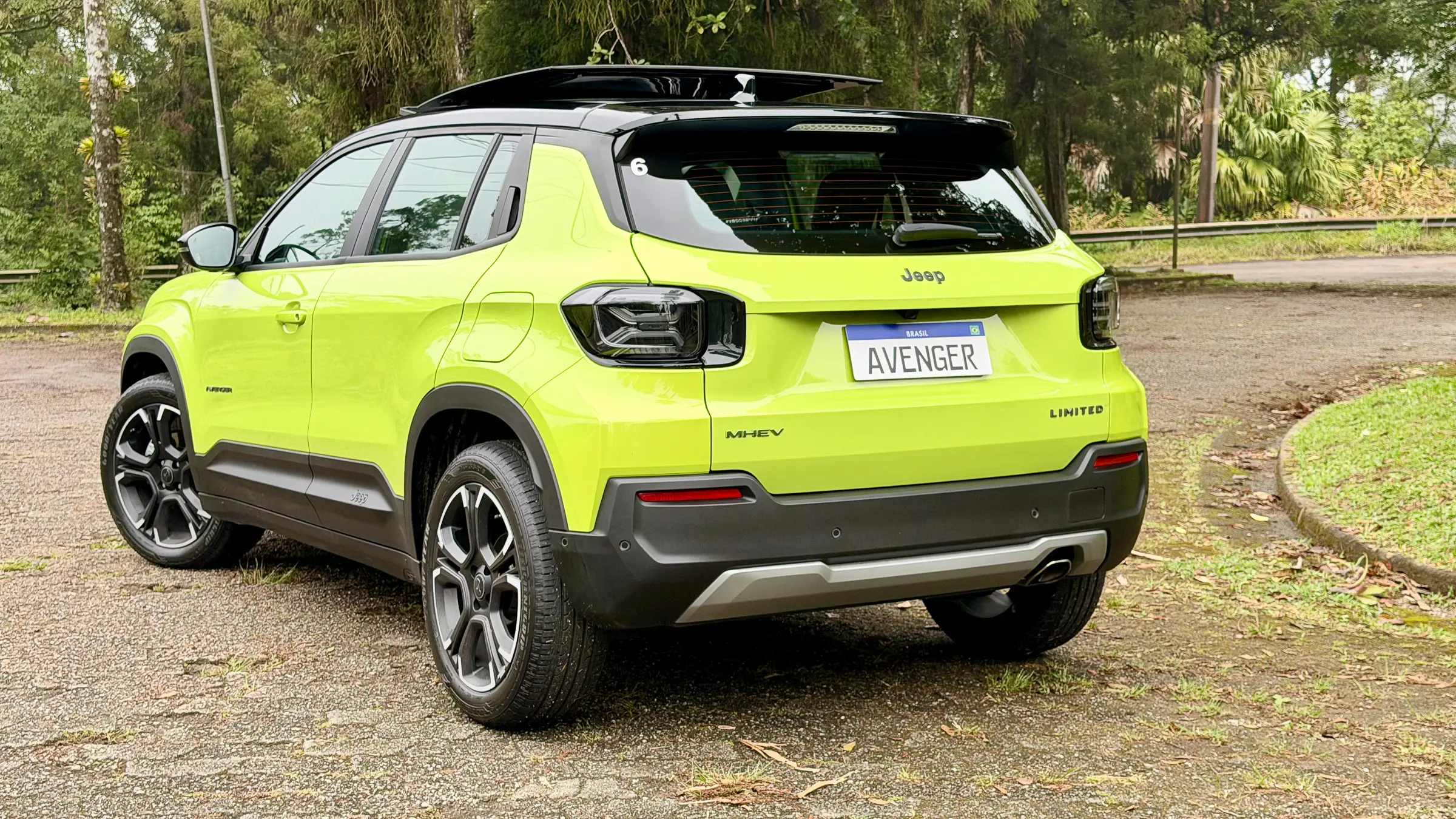 Avenger é o carro certo na hora certa, mas falta tempero Jeep | Impressões