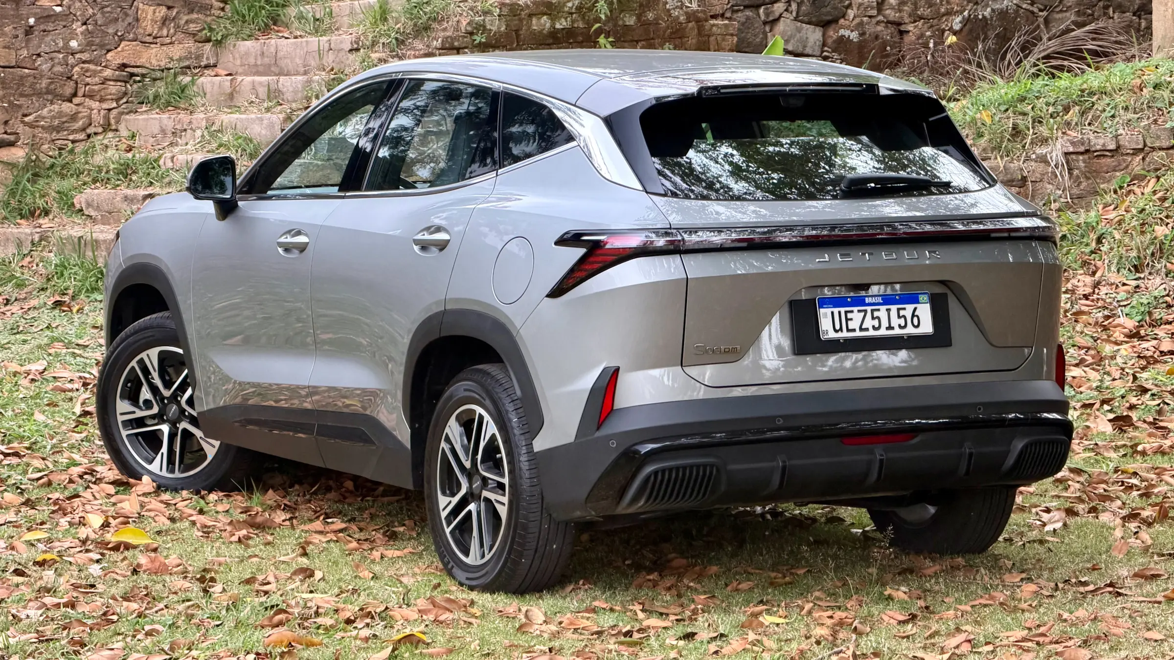 Jetour S06 Advance parece um carro caro, mas não é | Avaliação
