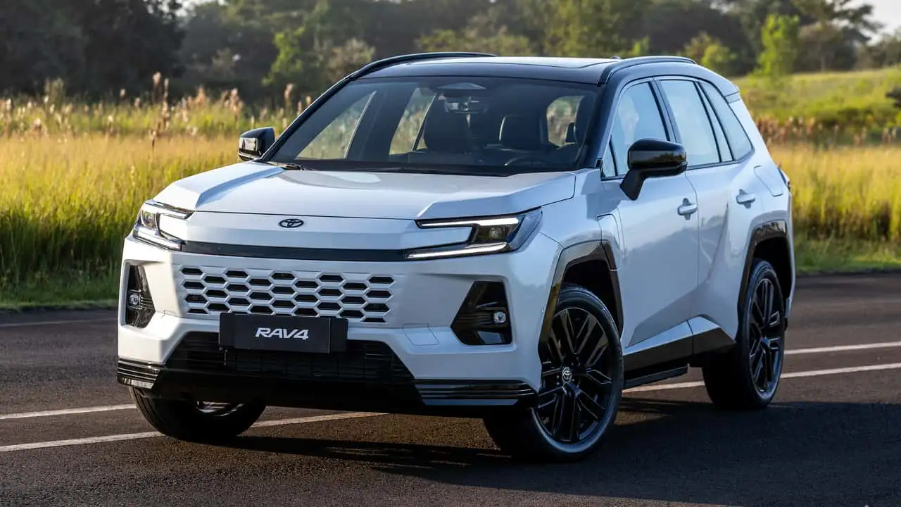 Toyota RAV4 XSE PHEV branca