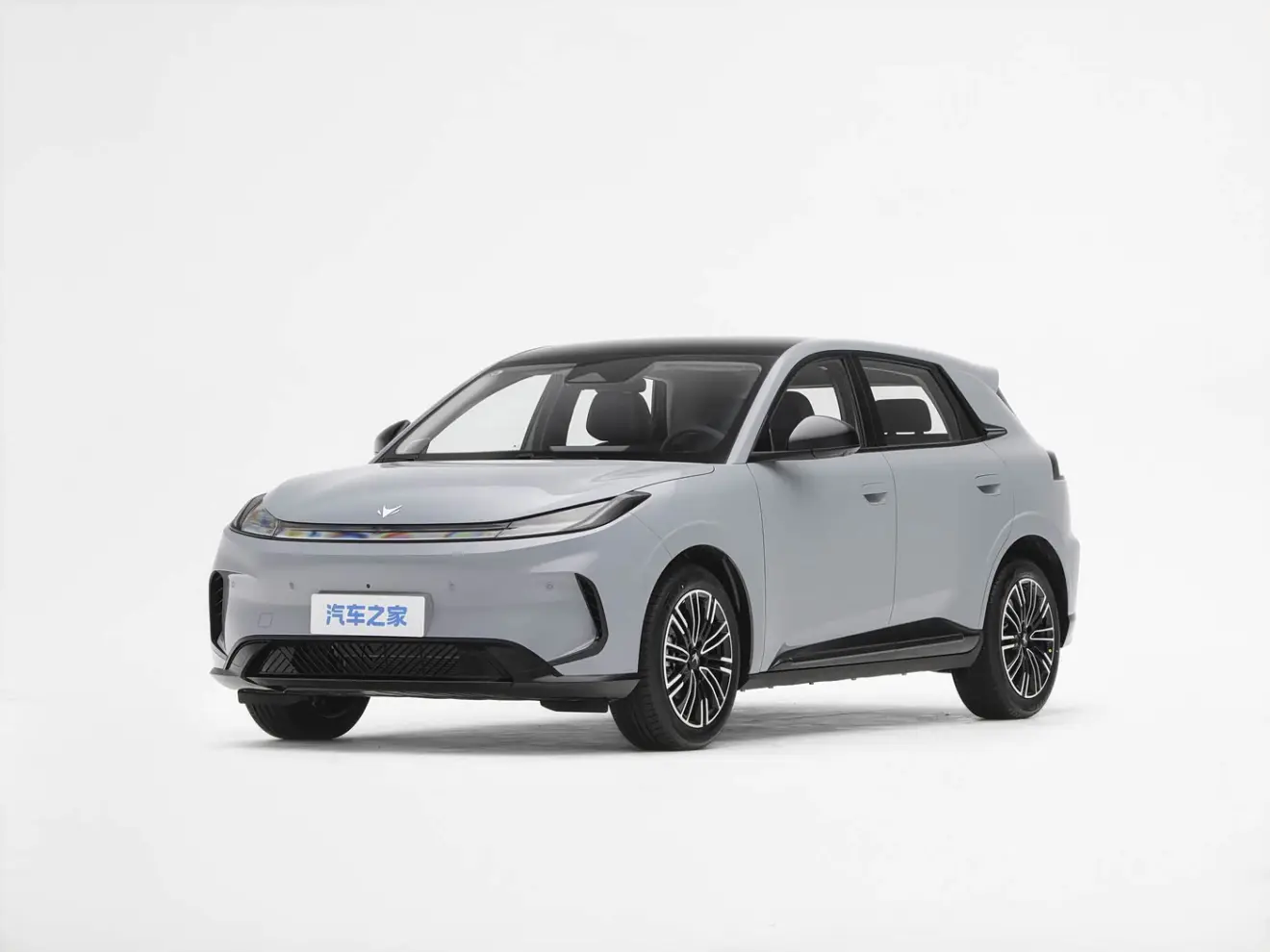 BAIC Arcfox T1 azul de frente