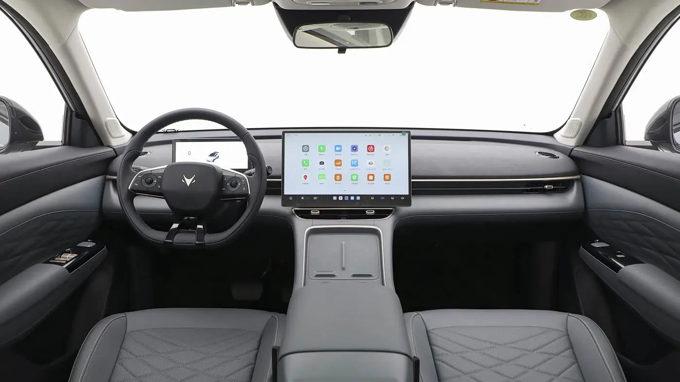 interior BAIC Arcfox T1 [Autohome]
