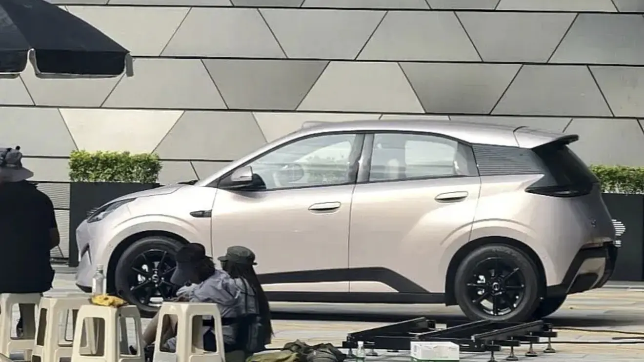 BYD Dolphin Mini 2027 [reprodução]
