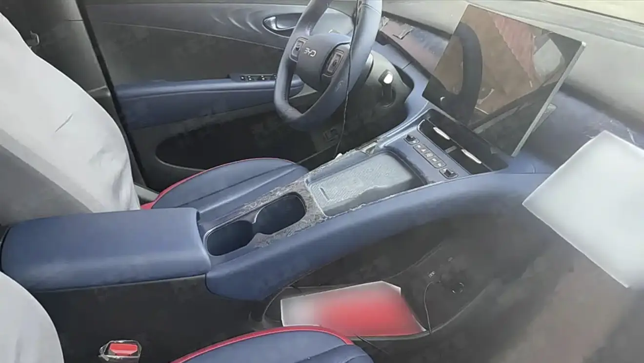 interior BYD Dolphin Mini 2027 [reprodução]