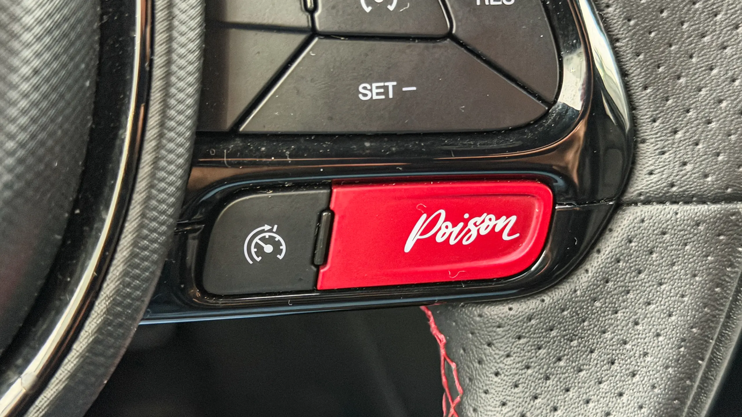Fiat Fastback Abarth interior da cabine para avaliação e teste