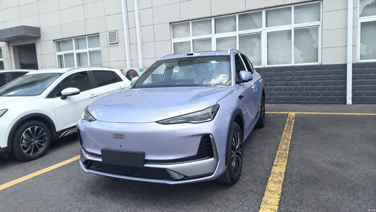 Geely EX5 elétrico visto na China com m mudanças visuais