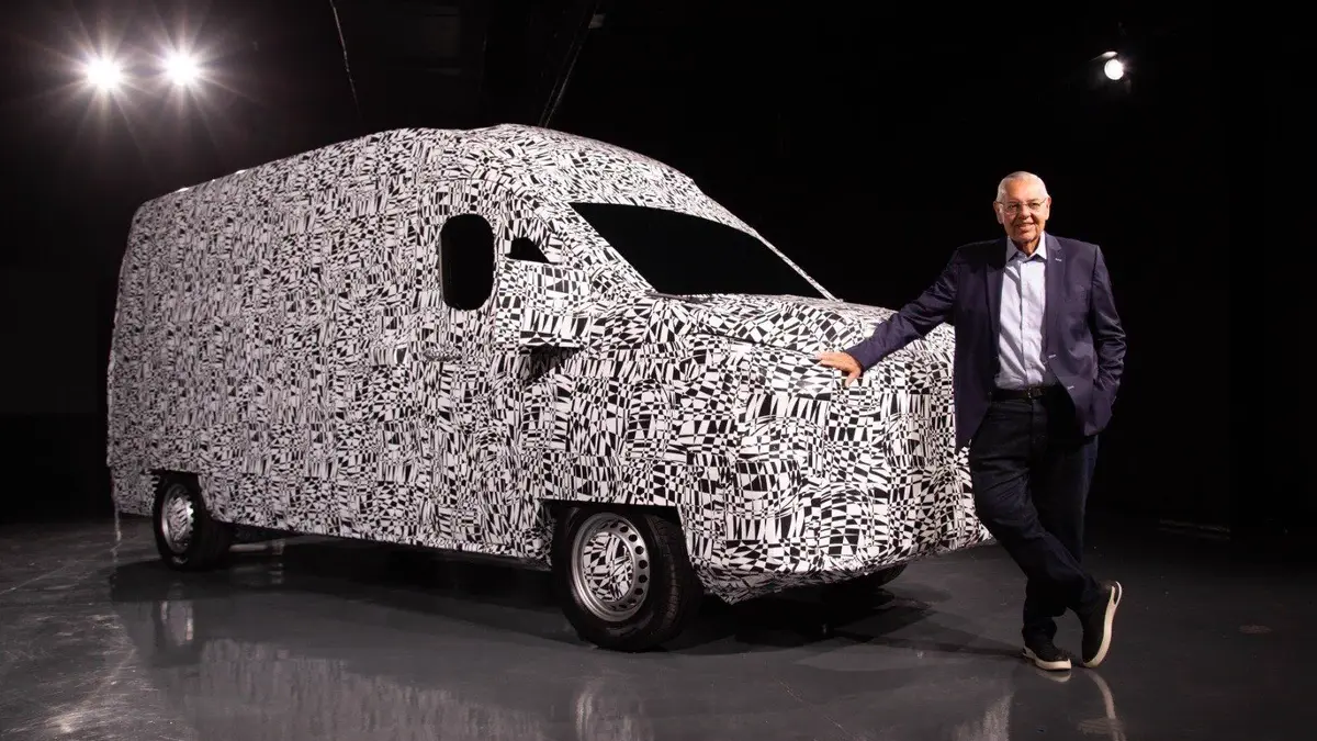 Van da Volkswagen com a SAIC para o Brasil camuflada