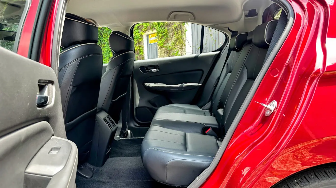 Espaço traseiro do Honda City Hatchback Touring Sport