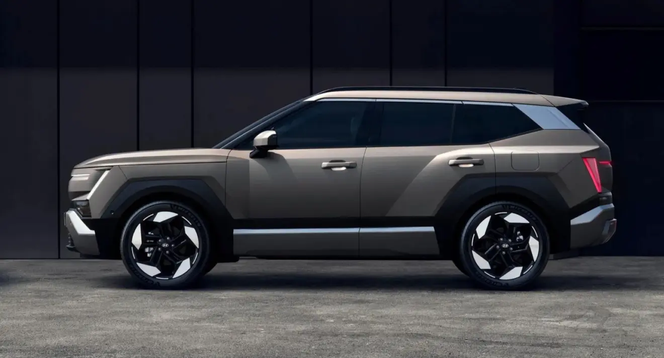 Hyundai Tucson 2027 parado de lateral
