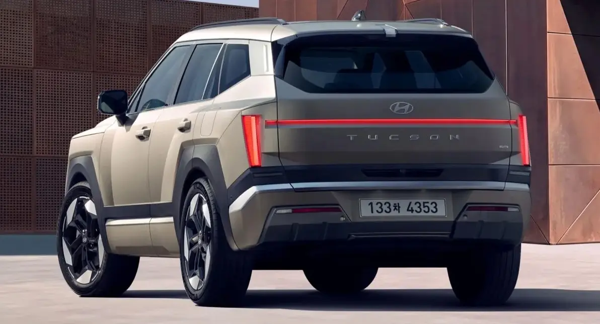 Hyundai Tucson 2027 parado de traseira
