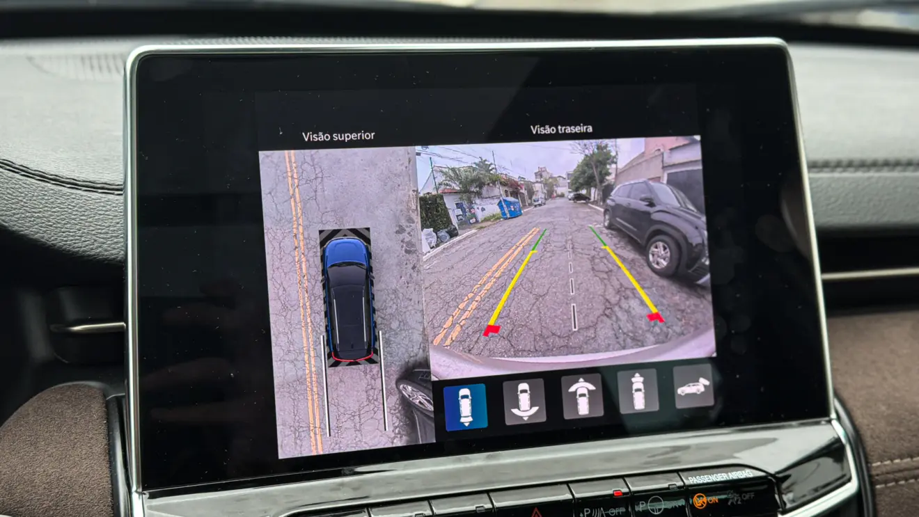 Jeep Commander Overland MHEV e seu interior para avaliação e teste