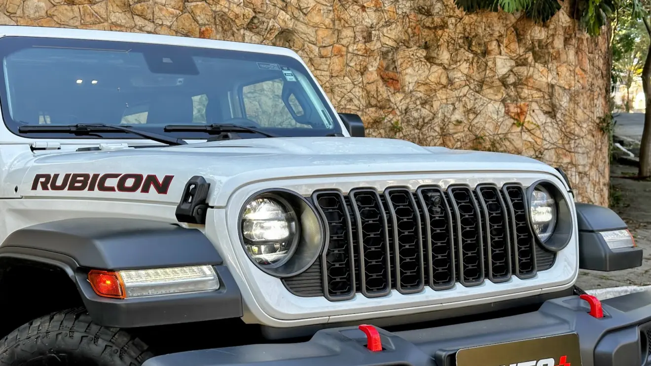 Grade frontal do Avaliação Jeep Wrangler Rubicon 4x4 
