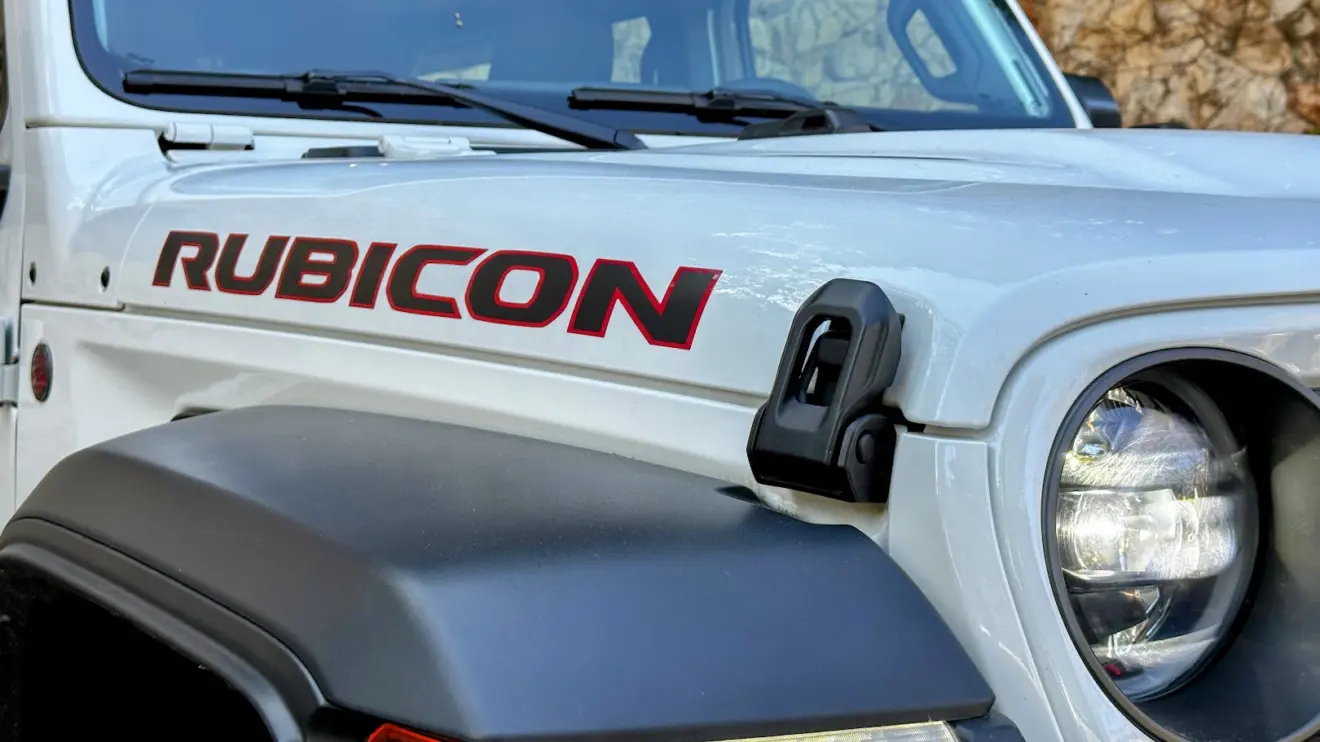 Trava de capô do Jeep Wrangler Rubicon 4x4 