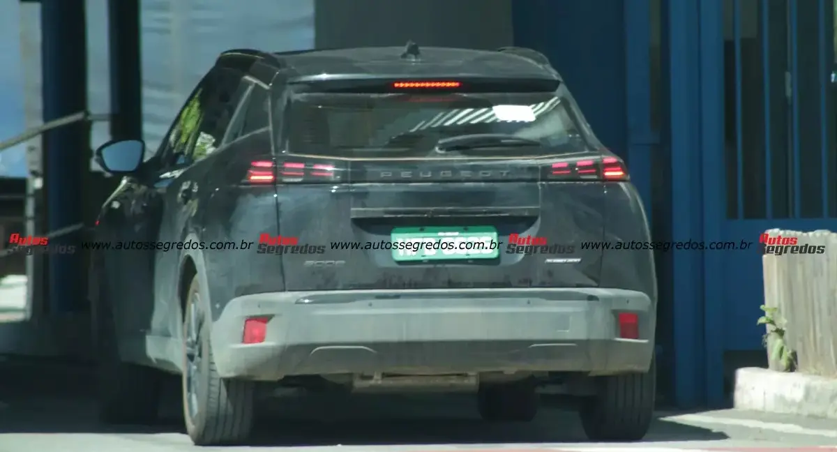 Peugeot 2008 2027 de traseira