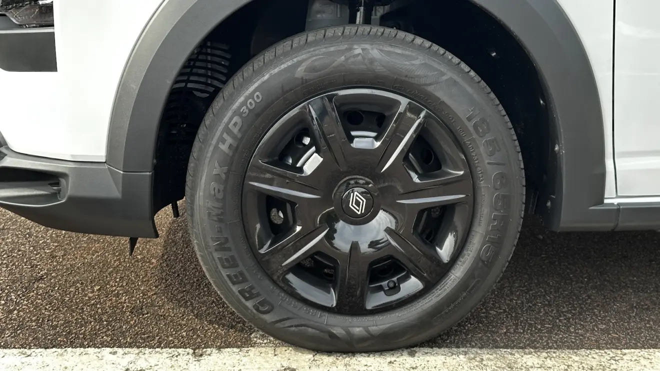 Rodas de aço com calotas do Impressões Renault Kardian Vibe