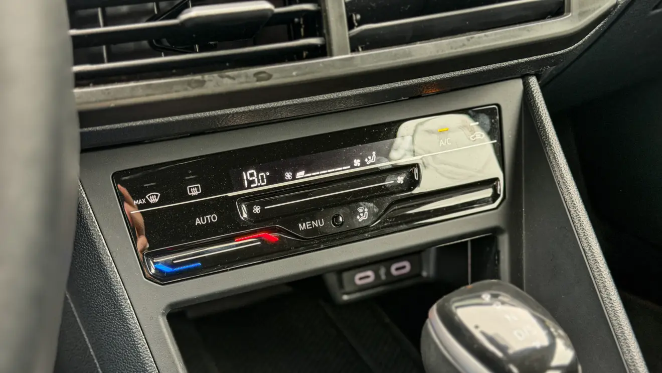 Volkswagen Nivus GTS interior da cabine para avaliação e teste