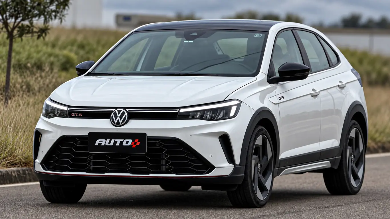 Volkswagen Nivus GTS branco em movimento para avaliação