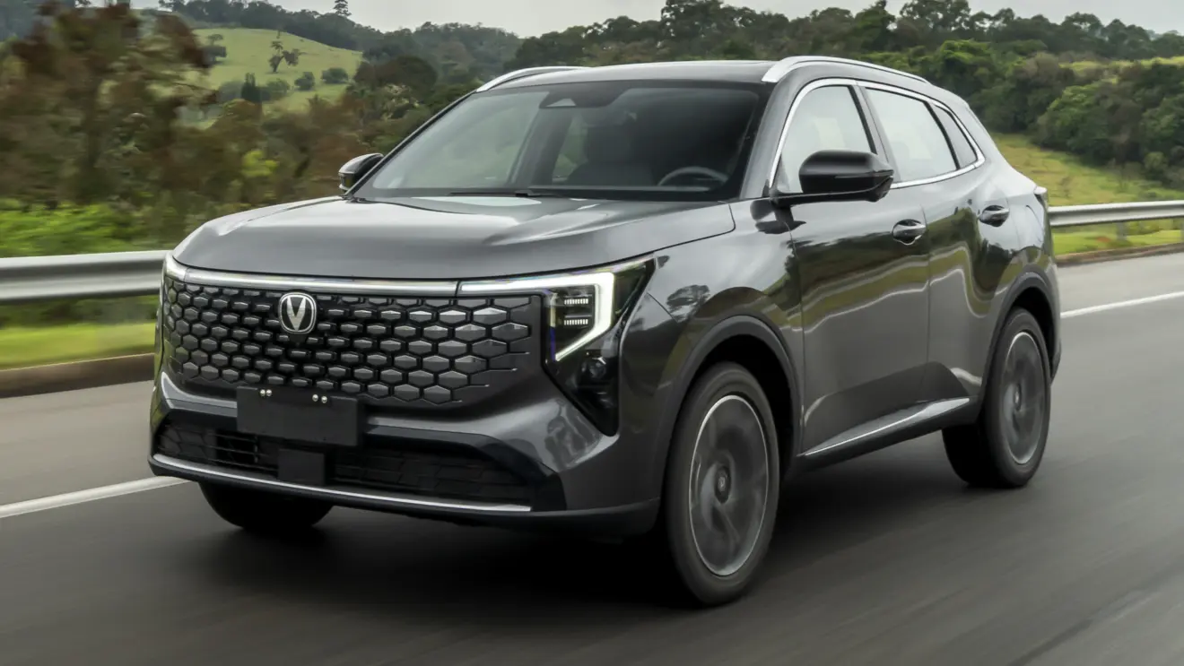 CAOA Changan CS55 Infinity cinza de frente [divulgação]