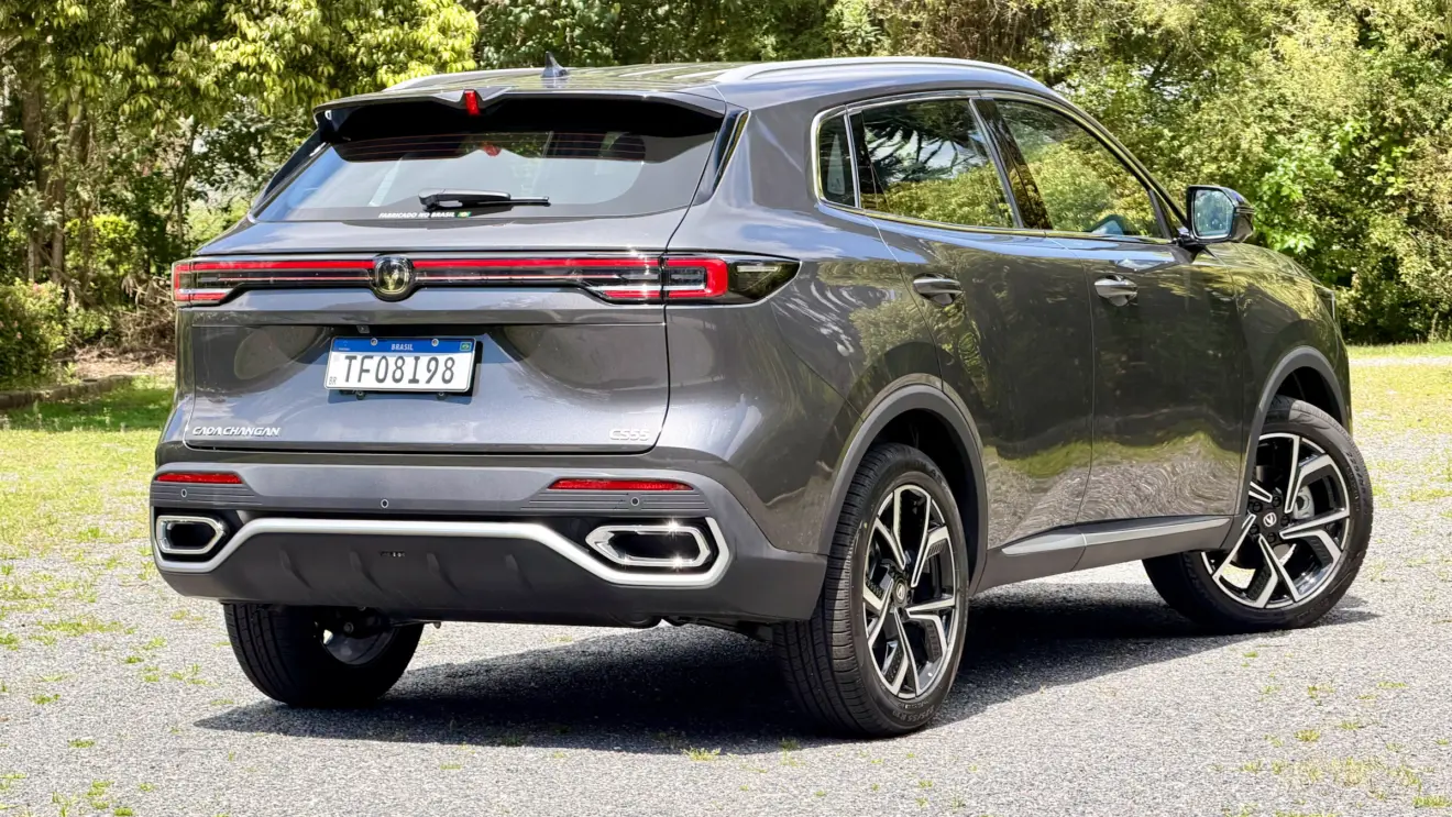 Caoa Changan CS55 cinza estático