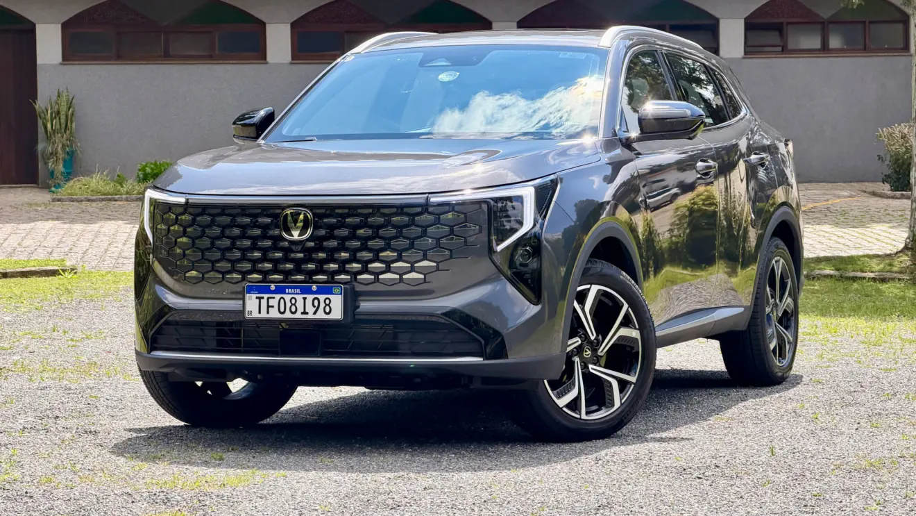 Caoa Changan CS55 cinza estático