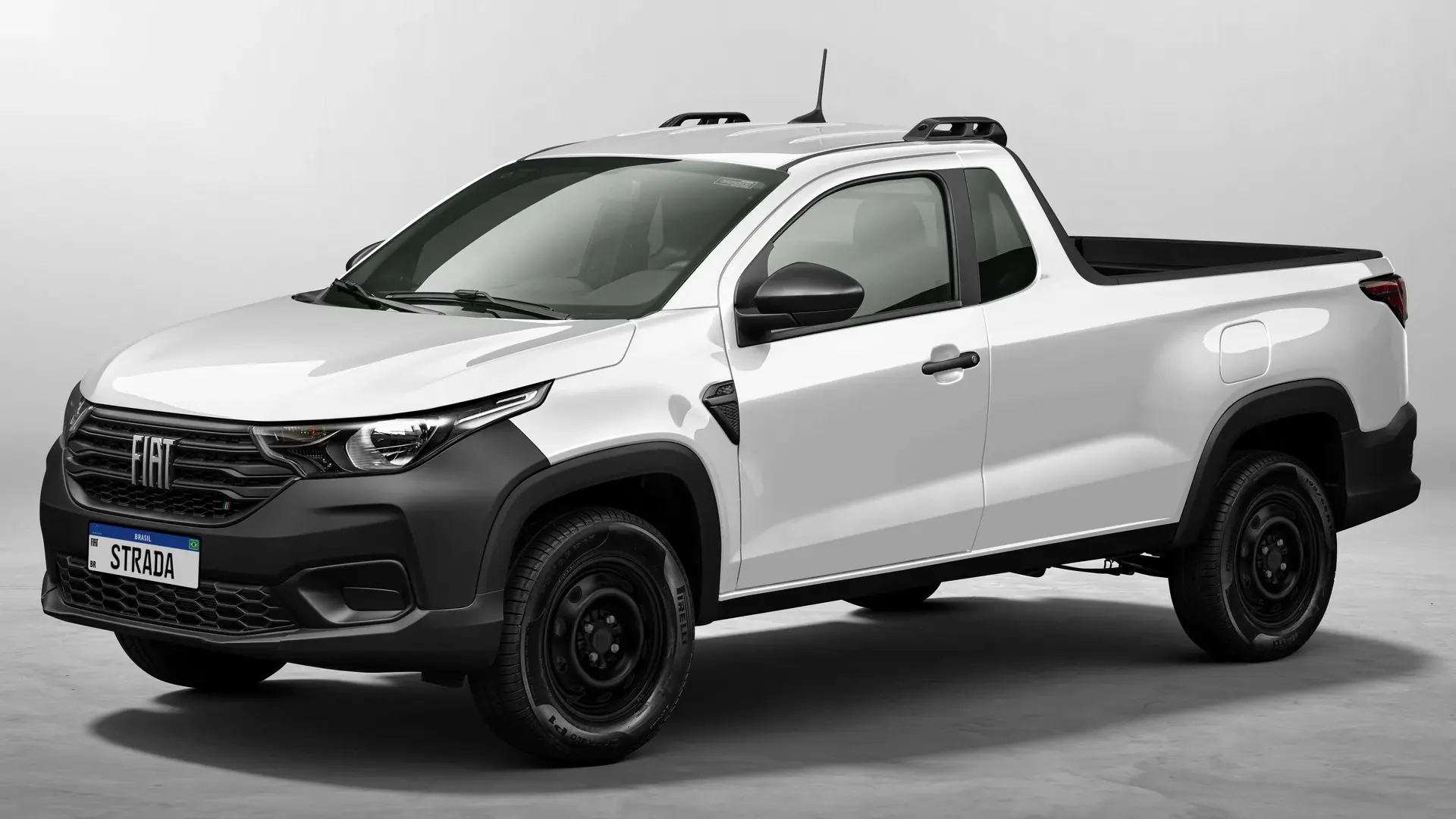 Fiat Strada Endurance branco estática 