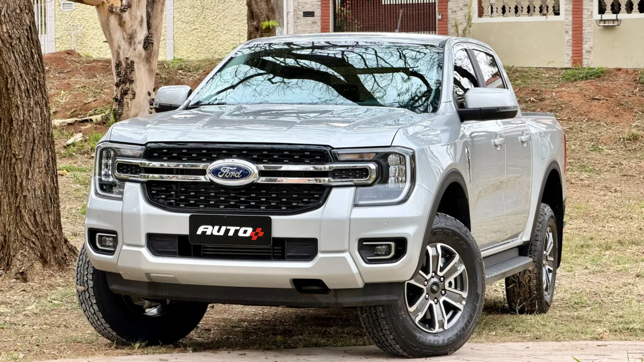 Ford Ranger XLT prata de frente