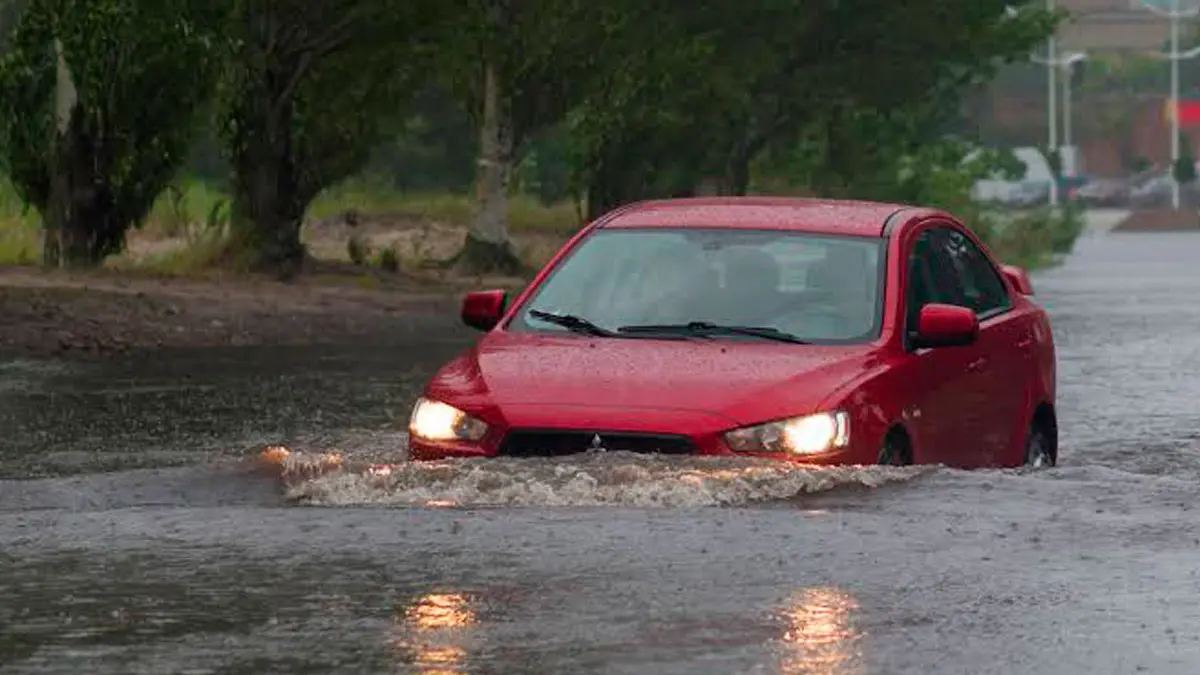 Carro na enchente: dicas de segurança