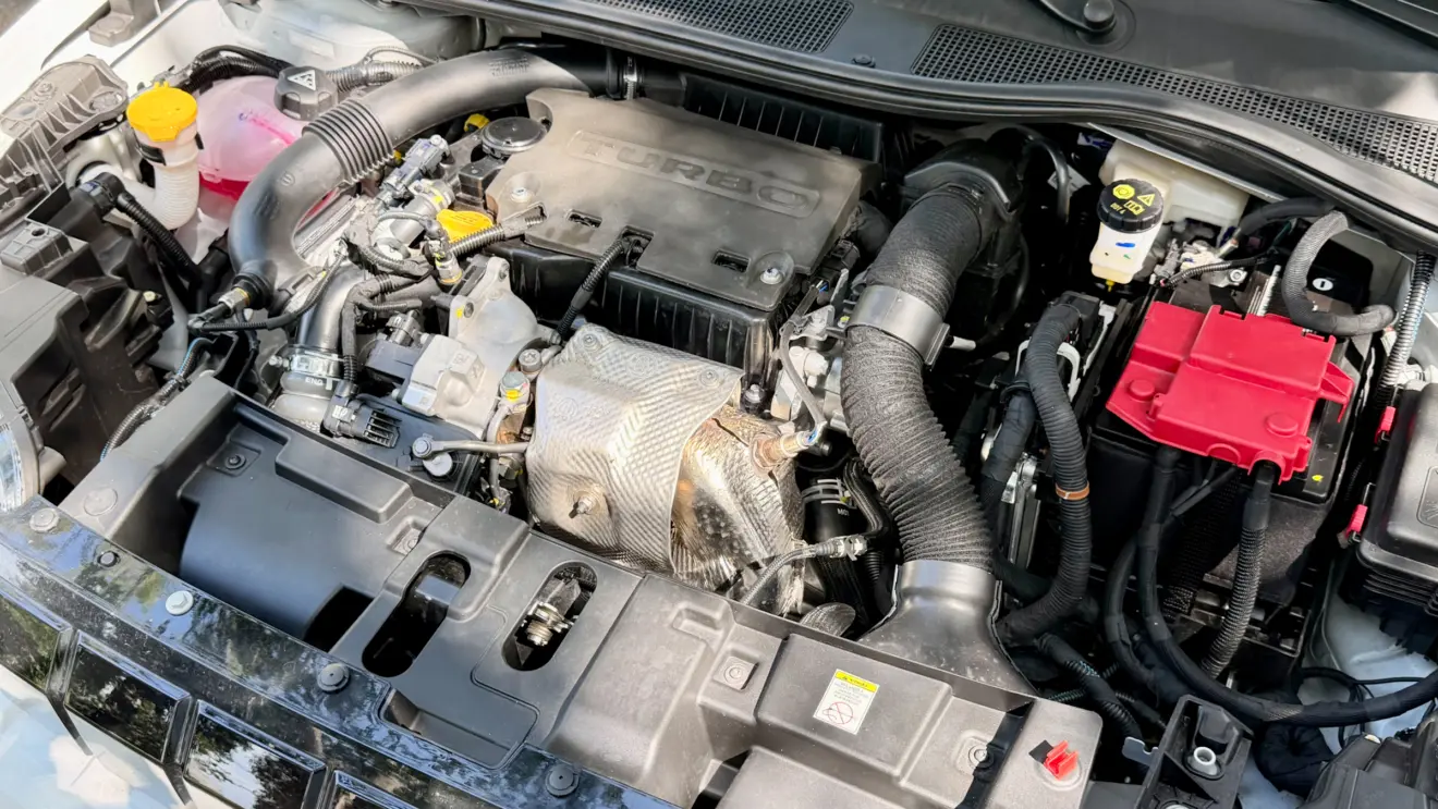 motor 1.0 MHEV turbo Jeep Avenger Longitude [Auto+ / João Brigato]