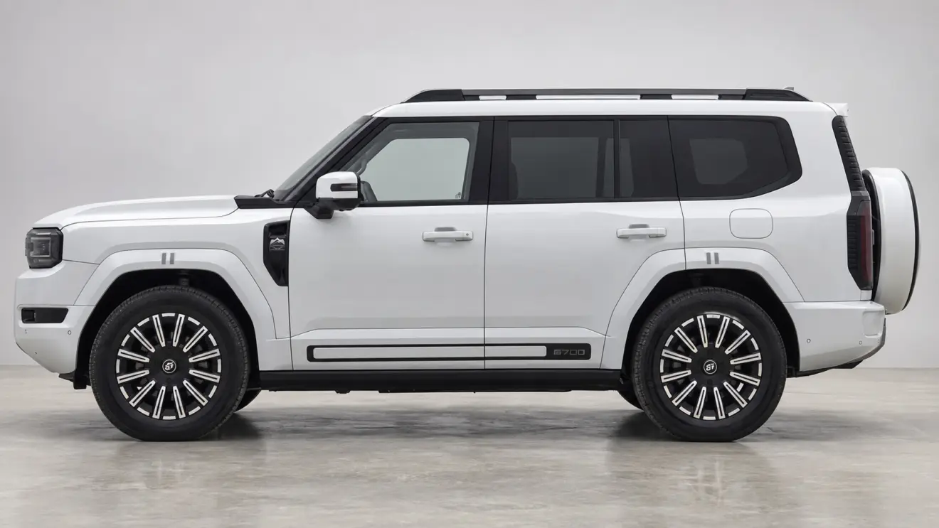 Jetour G700 no MIIT estático com fundo branco e cara de Denza B5