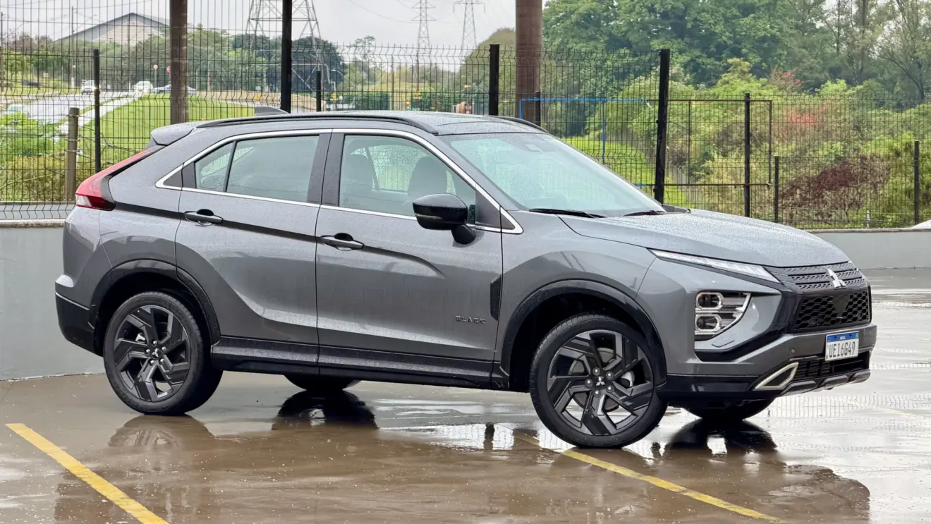 Mitsubishi Eclipse Cross Black [Auto+ / João Brigato]