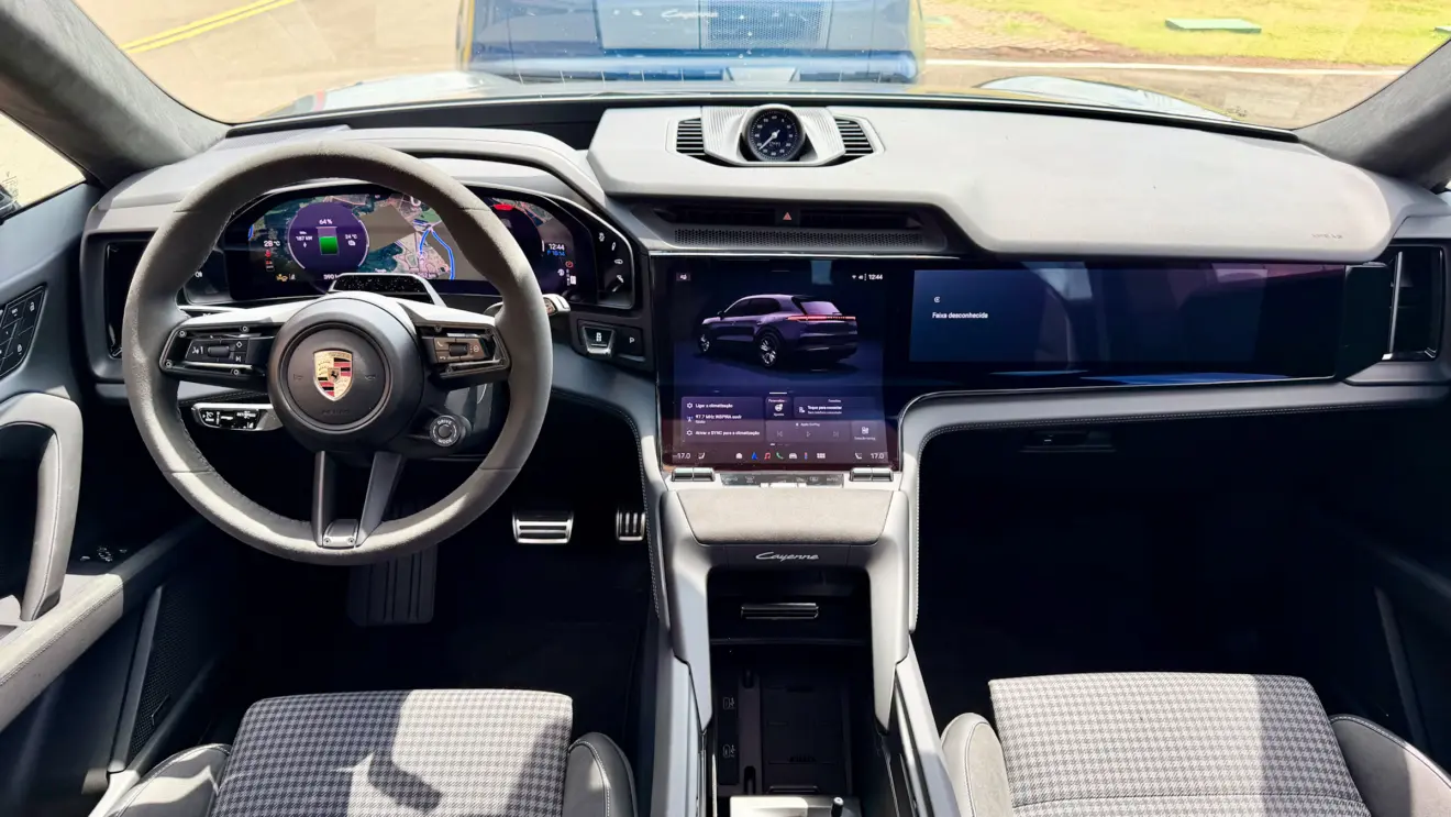 Porsche Cayenne S Electric interior