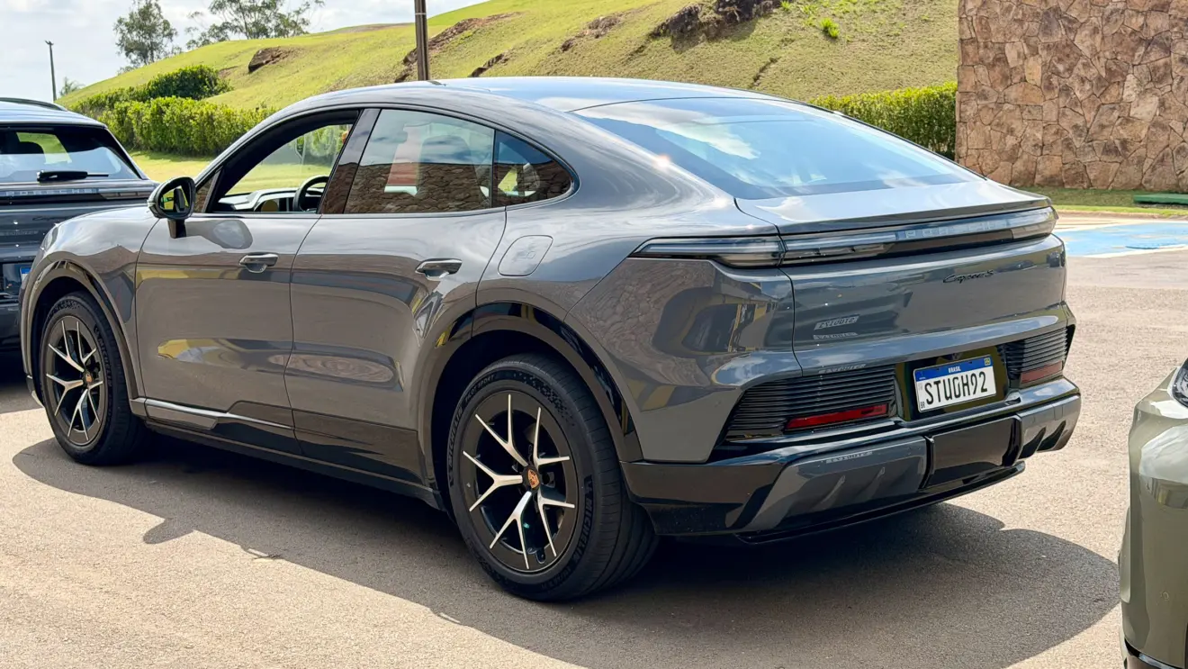 Porsche Cayenne S Electric Coupé de traseira