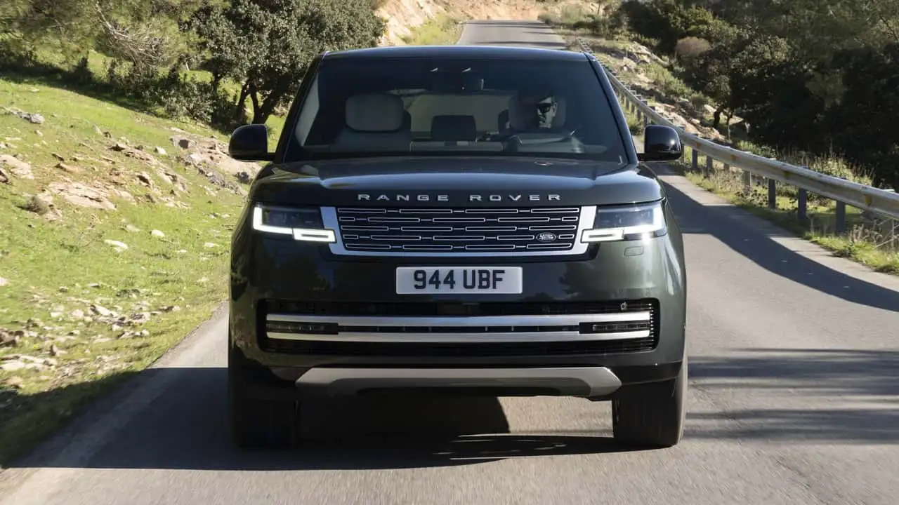 Range Rover Electric em movimento